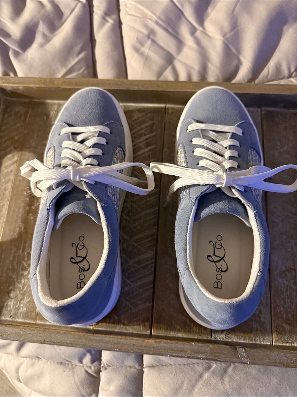 Woman’s Light Blue Lace-Up Sneakers